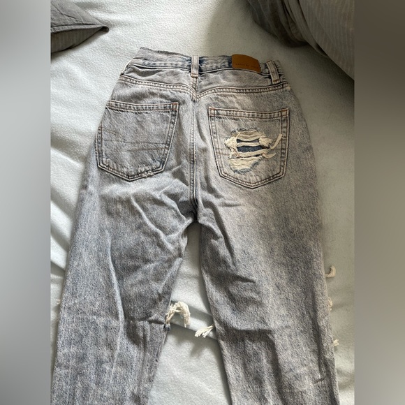 American Eagle ripped jeans - size 24 - Picture 3 of 4